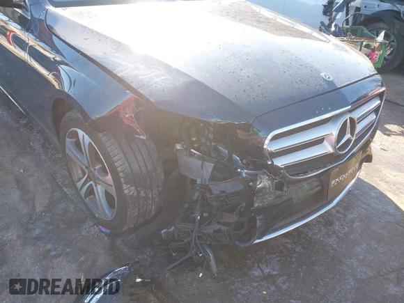 2018 Mercedes-Benz E 300 with VIN WDDZF4KB5JA365156, listed as a IAAI auction lot 41261324 with 73,718 mi miles and . Bid and sale history available at DreamBid. Image 6.
