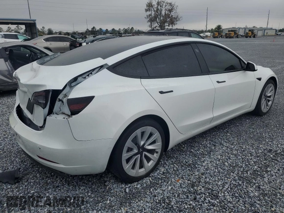 2021 Tesla Model 3 Standard Range Plus z VIN 5YJ3E1EA8MF978095, wystawiony jako Copart lot #45689495 z przebiegiem 44 375 mil mil oraz Szkody całkowita. Historia ofert i sprzedaży dostępna na DreamBid. Obrazek 3.