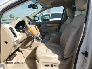 2007 Lincoln MKX z VIN 2LMDU68C27BJ22858, wystawiony jako Copart lot #54777825 z przebiegiem 147 548 mil mil oraz Szkoda całkowita • Salvage title. Historia ofert i sprzedaży dostępna na DreamBid. Obrazek 7.