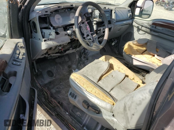 2007 Ford F-250 XL z VIN 1FTSW21P67EB24138, wystawiony jako Copart lot #54596935 z przebiegiem Nie podano mil oraz Szkoda całkowita • Salvage title. Historia ofert i sprzedaży dostępna na DreamBid. Obrazek 8.