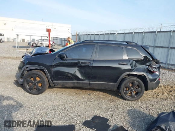 2016 Jeep Cherokee Sport z VIN 1C4PJLABXGW369484, wystawiony jako IAAI lot #42297484 z przebiegiem 157 529 mil mil oraz . Historia ofert i sprzedaży dostępna na DreamBid. Obrazek 14.