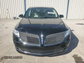 2016 Lincoln MKT EcoBoost z VIN 2LMHJ5AT9GBL02840, wystawiony jako Copart lot #47504655 z przebiegiem 67 245 mil mil oraz Szkody całkowita. Historia ofert i sprzedaży dostępna na DreamBid. Obrazek 5.