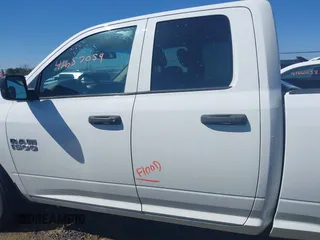 2016 Ram 1500 Express z VIN 1C6RR6FG2GS242881, wystawiony jako IAAI lot #41657054 z przebiegiem 126 658 mil mil oraz . Historia ofert i sprzedaży dostępna na DreamBid. Obrazek 6.