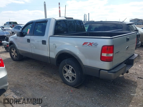 2006 Ford F-150 XLT z VIN 1FTPW14556KB61370, wystawiony jako IAAI lot #42022773 z przebiegiem 214 549 mil mil oraz . Historia ofert i sprzedaży dostępna na DreamBid. Obrazek 3.