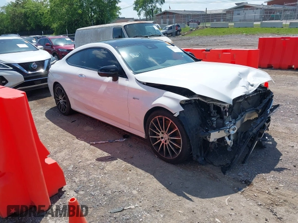 2018 Mercedes-Benz C 43 AMG z VIN WDDWJ6EB8JF755552, wystawiony jako IAAI lot #42112165 z przebiegiem 29 723 mil mil oraz . Historia ofert i sprzedaży dostępna na DreamBid. Obrazek 1.