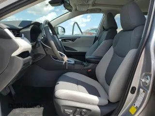 2021 Toyota RAV4 XLE with VIN 2T3W1RFV6MC162281, listed as a Copart auction lot 50982205 with 29,596 mi miles and Salvage Title. Bid and sale history available at carsss.com. Image 7.