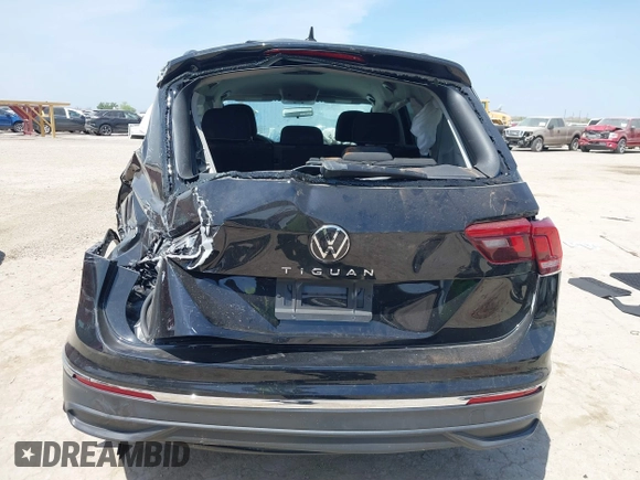 2022 Volkswagen Tiguan S with VIN 3VV1B7AX5NM030779, listed as a IAAI auction lot 41877605 with 39,261 mi miles and . Bid and sale history available at DreamBid. Image 17.