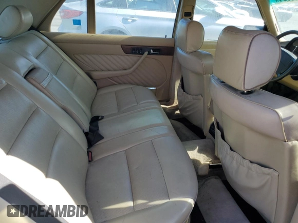 1989 Mercedes-Benz 560 with VIN WDBCA39D7KA428953, listed as a Copart auction lot 80856634 with 243,871 mi miles and Clean Title. Bid and sale history available at DreamBid. Image 10.