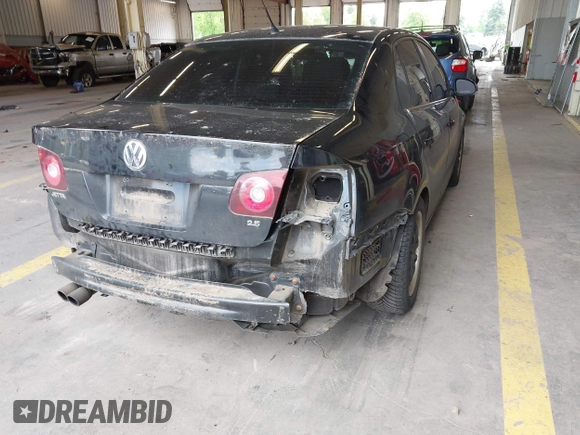 2010 Volkswagen Jetta SE with VIN 3VWRZ7AJ1AM158601, listed as a IAAI auction lot 42272753 with 99,600 mi miles and . Bid and sale history available at DreamBid. Image 15.
