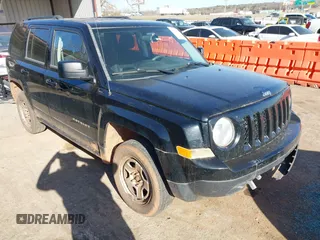 2015 Jeep Patriot Altitude z VIN 1C4NJRBB9FD426230, wystawiony jako IAAI lot #41742214 z przebiegiem 162 313 mil mil oraz . Historia ofert i sprzedaży dostępna na DreamBid. Obrazek 1.