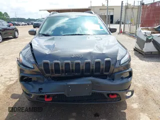 2014 Jeep Cherokee Trailhawk с VIN 1C4PJMBS6EW278648, выставлен на аукционе IAAI как лот 42433381 с пробегом 136 702 миль миль и . История ставок и продаж доступна на DreamBid. Изображение 6.