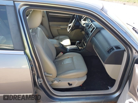 2007 Chrysler 300 Limited with VIN 2C3KA53G37H799150, listed as a IAAI auction lot 42104081 with 132,326 mi miles. Bid and sale history available at carsss.com. Image 5.