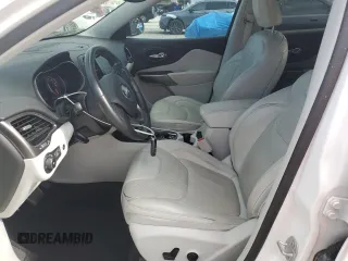 2019 Jeep Cherokee Limited z VIN 1C4PJLDB2KD243426, wystawiony jako Copart lot #52316665 z przebiegiem 52 100 mil mil oraz Szkoda całkowita • Salvage title. Historia ofert i sprzedaży dostępna na DreamBid. Obrazek 7.