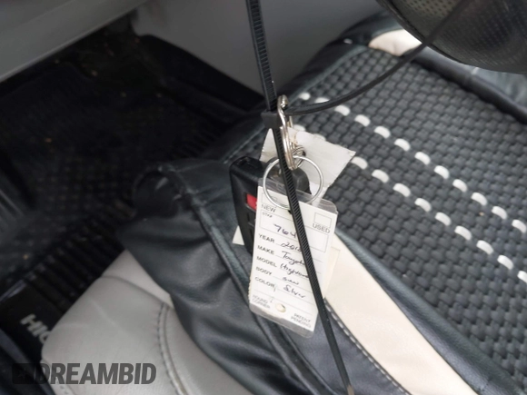 2018 Toyota Highlander SE with VIN 5TDJZRFH6JS550104, listed as a IAAI auction lot 42676132 with 107,807 mi miles and . Bid and sale history available at DreamBid. Image 11.