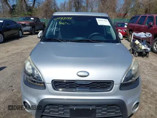2013 Kia Soul with VIN KNDJT2A51D7755544, listed as a IAAI auction lot 41937138 with 120,680 mi miles. Bid and sale history available at carsss.com. Image 6.