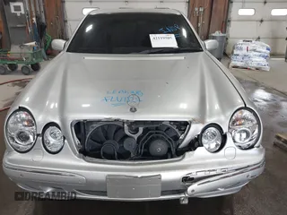 2002 Mercedes-Benz E 320/430 4 Matic with VIN WDBJF83J52X067093, listed as a IAAI auction lot 42119505 with 170,647 mi miles and . Bid and sale history available at DreamBid. Image 6.