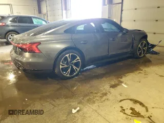 2023 Audi e-tron GT Premium Plus z VIN WAUCJBFW0P7000421, wystawiony jako Copart lot #60916344 z przebiegiem 12 338 mil mil oraz Szkody całkowita. Historia ofert i sprzedaży dostępna na DreamBid. Obrazek 3.