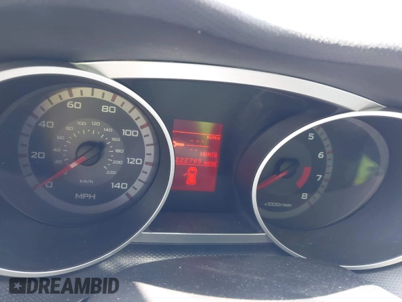 2007 Mitsubishi Outlander LS z VIN JA4MT31XX7U004009, wystawiony jako IAAI lot #42006069 z przebiegiem 222 768 mil mil oraz . Historia ofert i sprzedaży dostępna na DreamBid. Obrazek 7.