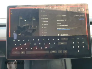 2023 Tesla Model 3 z VIN 5YJ3E1EA0PF619151, wystawiony jako Copart lot #72645774 z przebiegiem 17 725 mil mil oraz Szkoda całkowita • Salvage title. Historia ofert i sprzedaży dostępna na DreamBid. Obrazek 9.
