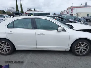2011 Ford Fusion SEL with VIN 3FAHP0JA6BR298200, listed as a IAAI auction lot 41714463 with 131,391 mi miles. Bid and sale history available at carsss.com. Image 13.