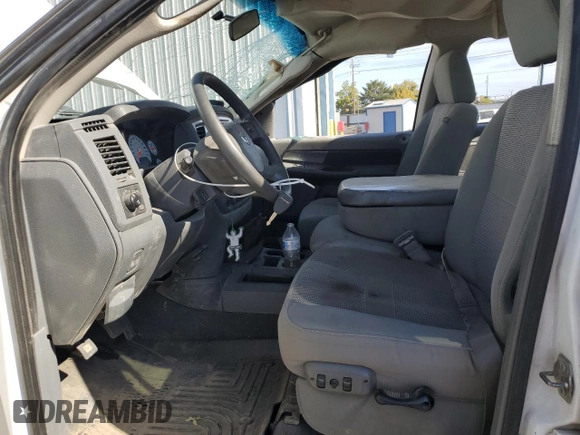 2007 Dodge 3500 SLT z VIN 3D7MX38A57G819027, wystawiony jako Copart lot #74025574 z przebiegiem 369 397 mil mil oraz Szkoda całkowita • Salvage title. Historia ofert i sprzedaży dostępna na DreamBid. Obrazek 7.