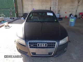 2010 Audi A5 Premium Plus z VIN WAULFAFH7AN024487, wystawiony jako IAAI lot #41574470 z przebiegiem 116 074 mil mil oraz . Historia ofert i sprzedaży dostępna na DreamBid. Obrazek 12.