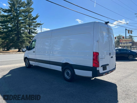2024 Mercedes-Benz Sprinter Cargo with VIN W1Y4NCHY1RT162385, listed as a Copart auction lot 54617685 with 200,519 mi miles and Clean Title. Bid and sale history available at carsss.com. Image 3.