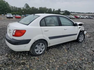 2007 Kia Rio LX with VIN KNADE123076227001, listed as a Copart auction lot 70975104 with 171,386 mi miles and Salvage Title. Bid and sale history available at carsss.com. Image 3.