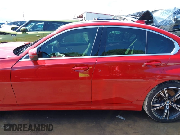 2021 BMW 3 Series 330i z VIN 3MW5R1J08M8B56246, wystawiony jako IAAI lot #42355325 z przebiegiem 48 699 mil mil oraz . Historia ofert i sprzedaży dostępna na DreamBid. Obrazek 13.