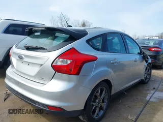 2013 Ford Focus SE with VIN 1FADP3K27DL203880, listed as a IAAI auction lot 41951733 with 131,880 mi miles. Bid and sale history available at carsss.com. Image 4.
