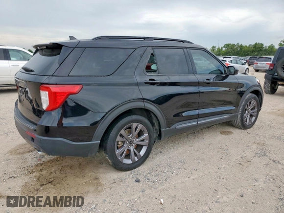 2022 Ford Explorer XLT z VIN 1FMSK7DH2NGC41211, wystawiony jako Copart lot #61841665 z przebiegiem 63 273 mil mil oraz Szkoda całkowita • Salvage title. Historia ofert i sprzedaży dostępna na DreamBid. Obrazek 3.