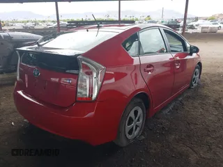 2014 Toyota Prius Four z VIN JTDKN3DU8E1765449, wystawiony jako IAAI lot #42208013 z przebiegiem 99 279 mil mil oraz . Historia ofert i sprzedaży dostępna na DreamBid. Obrazek 4.