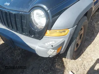 2005 Jeep Liberty Sport with VIN 1J4GL48K35W599784, listed as a IAAI auction lot 41886847 with 174,943 mi miles and . Bid and sale history available at DreamBid. Image 6.