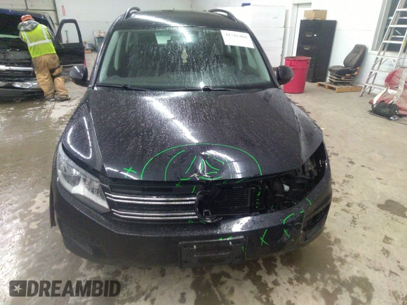 2016 Volkswagen Tiguan SE with VIN WVGBV7AX3GW541416, listed as a IAAI auction lot 41716488 with 78,639 mi miles and . Bid and sale history available at DreamBid. Image 12.