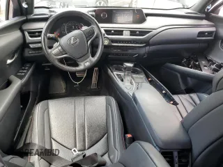 2019 Lexus UX 200 z VIN JTHY3JBH0K2001027, wystawiony jako Copart lot #56859105 z przebiegiem 81 726 mil mil oraz Szkoda całkowita • Salvage title. Historia ofert i sprzedaży dostępna na DreamBid. Obrazek 8.
