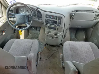 2003 Chevrolet Astro z VIN 1GNEL19X33B102489, wystawiony jako Copart lot #55686585 z przebiegiem 200 050 mil mil oraz Szkody całkowita. Historia ofert i sprzedaży dostępna na DreamBid. Obrazek 8.