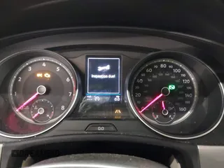 2018 Volkswagen Atlas SEL z VIN 1V2RR2CAXJC548261, wystawiony jako IAAI lot #41650478 z przebiegiem 123 399 mil mil oraz . Historia ofert i sprzedaży dostępna na DreamBid. Obrazek 7.