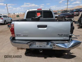 2006 Toyota Tacoma PreRunner z VIN 5TEJU62N56Z167225, wystawiony jako Copart lot #51672135 z przebiegiem 147 163 mil mil oraz Szkoda całkowita • Salvage title. Historia ofert i sprzedaży dostępna na DreamBid. Obrazek 6.