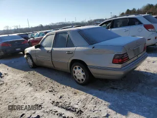 1995 Mercedes-Benz E Class with VIN WDBEA32EXSC269524, listed as a Copart auction lot 88455835 with 97,841 mi miles and Clean Title. Bid and sale history available at carsss.com. Image 2.
