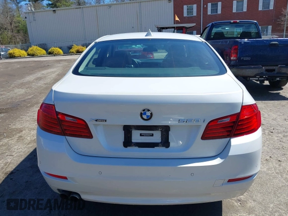 2015 BMW 5 Series 528i xDrive with VIN WBA5A7C54FD627334, listed as a IAAI auction lot 41904365 with 144,316 mi miles and . Bid and sale history available at DreamBid. Image 17.