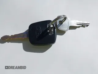 2000 Ford Focus ZX3 с VIN 3FAFP3130YR241557, выставлен на аукционе IAAI как лот 42485699 с пробегом 257 279 миль миль и . История ставок и продаж доступна на DreamBid. Изображение 11.