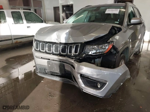 2018 Jeep Compass Latitude with VIN 3C4NJCBB9JT462130, listed as a IAAI auction lot 41386549 with 88,706 mi miles. Bid and sale history available at carsss.com. Image 6.