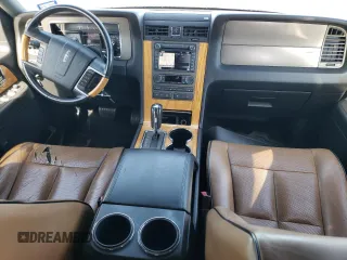 2011 Lincoln Navigator z VIN 5LMJJ2H58BEJ01847, wystawiony jako Copart lot #81804584 z przebiegiem 177 445 mil mil oraz Szkoda całkowita • Salvage title. Historia ofert i sprzedaży dostępna na DreamBid. Obrazek 8.
