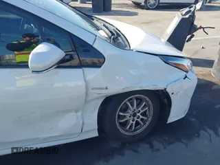 2017 Toyota Prius Two with VIN JTDKBRFU2H3043413, listed as a IAAI auction lot 41719364 with 98,457 mi miles. Bid and sale history available at carsss.com. Image 6.
