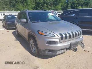 2018 Jeep Cherokee Latitude with VIN 1C4PJLCX1JD531305, listed as a IAAI auction lot 39712464 with 109,804 mi miles. Bid and sale history available at carsss.com. Image 1.