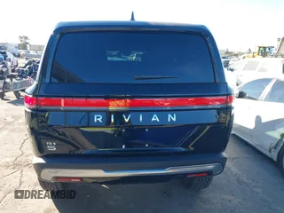 2025 Rivian R1S Adventure z VIN 7PDSGBBA4SN047584, wystawiony jako IAAI lot #41372645 z przebiegiem 501 mil mil oraz . Historia ofert i sprzedaży dostępna na DreamBid. Obrazek 17.