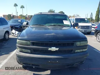 2004 Chevrolet Tahoe LS with VIN 1GNEC13T94J331286, listed as a IAAI auction lot 40691697 with 211,544 mi miles. Bid and sale history available at carsss.com. Image 12.