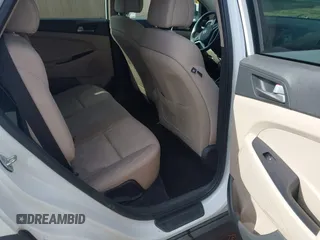 2017 Hyundai Tucson SE z VIN KM8J23A49HU580043, wystawiony jako IAAI lot #42181640 z przebiegiem 113 976 mil mil oraz . Historia ofert i sprzedaży dostępna na DreamBid. Obrazek 8.