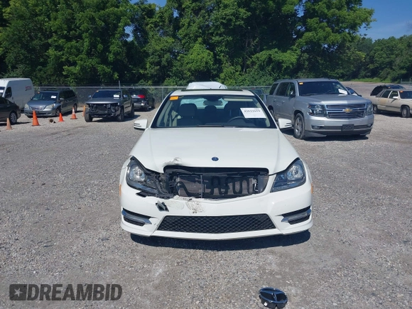 2012 Mercedes-Benz C 300 Sport с VIN WDDGF8BB8CA691471, выставлен на аукционе IAAI как лот 42621659 с пробегом 96 945 миль миль и . История ставок и продаж доступна на DreamBid. Изображение 13.