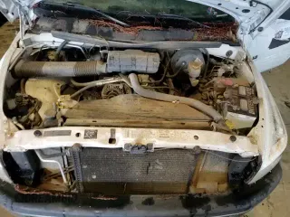 2000 Dodge 2500 z VIN 3B7KC26Z8YM240570, wystawiony jako Copart lot #84755344 z przebiegiem 133 104 mil mil oraz Czysty tytuł • Clean title. Historia ofert i sprzedaży dostępna na DreamBid. Obrazek 13.